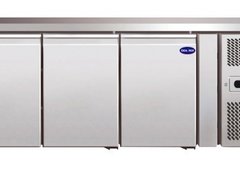 Masa profesionala rece inox cu 3 usi, Ideal Inox